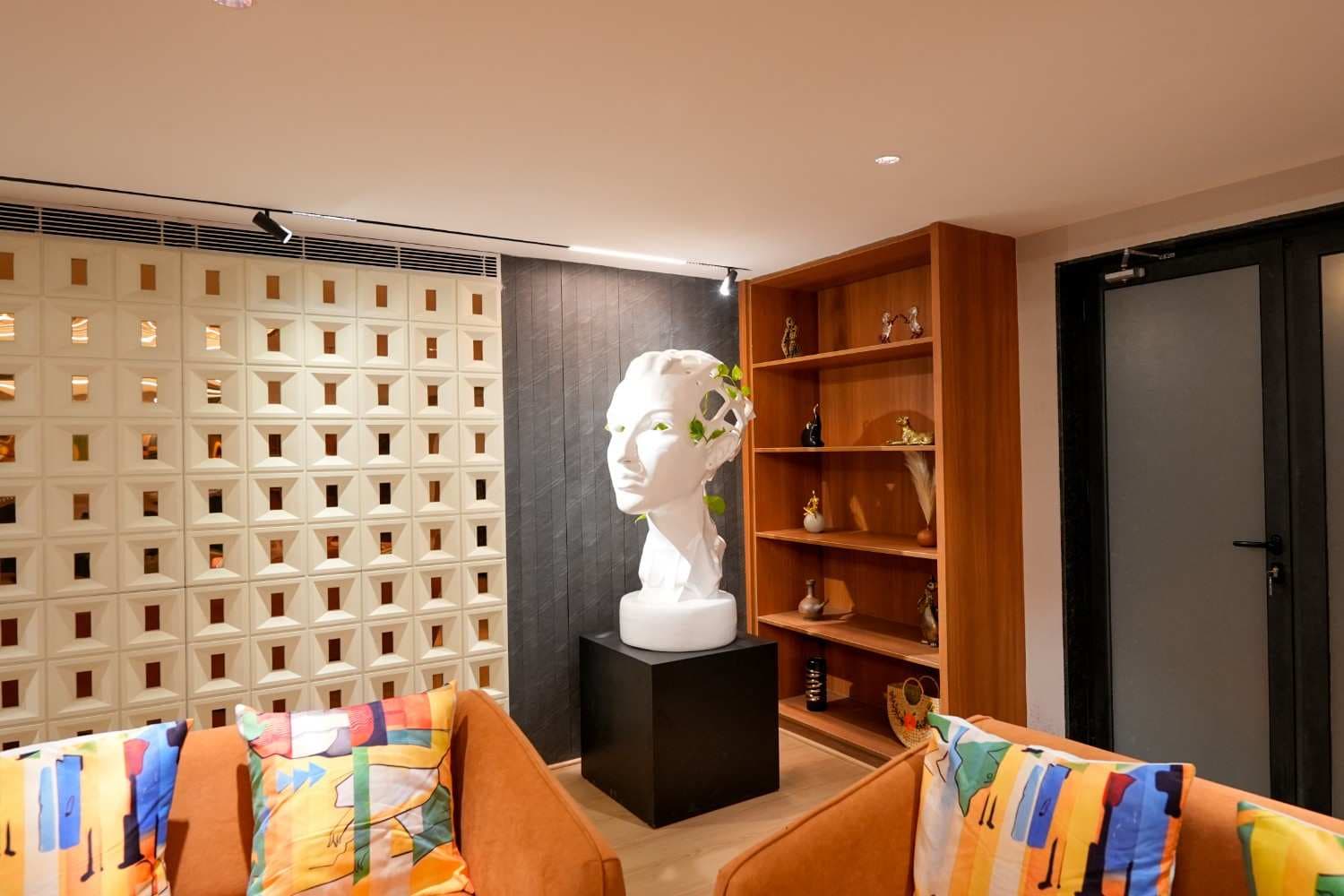 Reception & Lobby