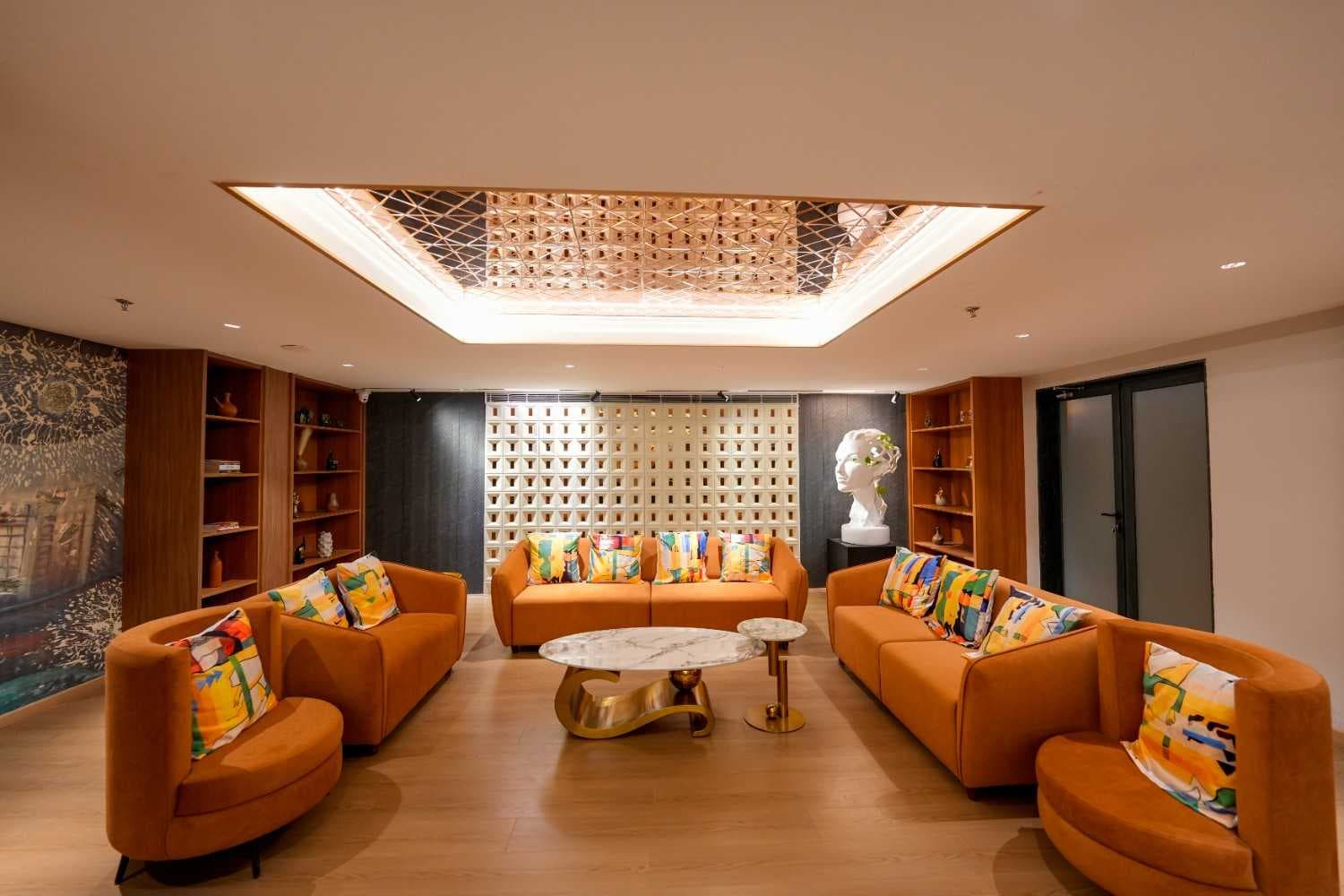 Reception & Lobby