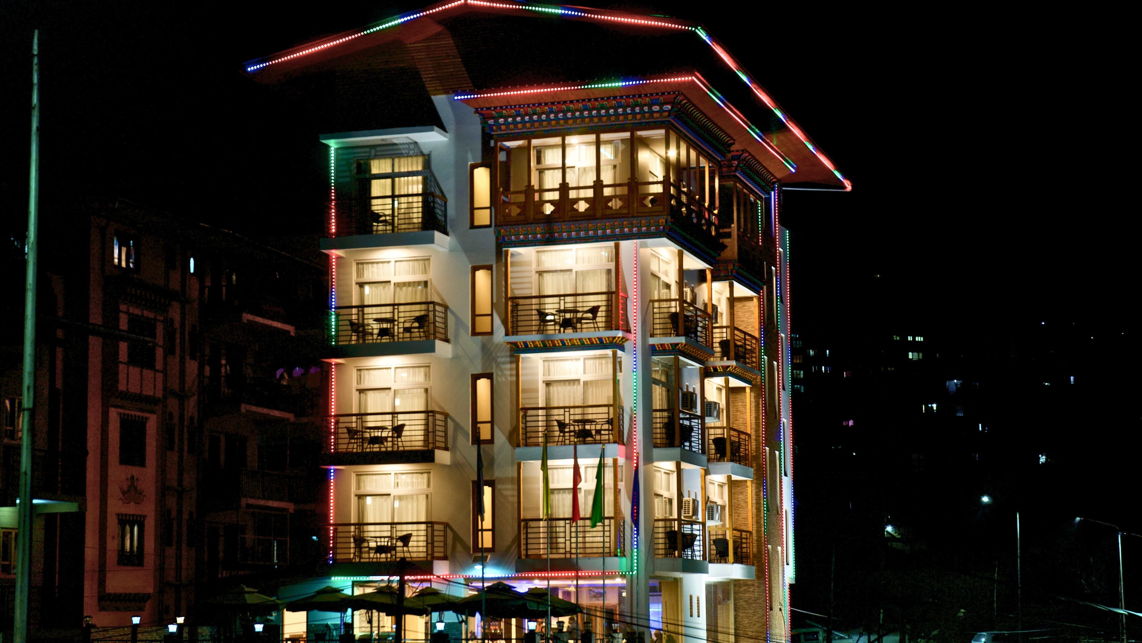Xenious Micro UGYEN Hotel