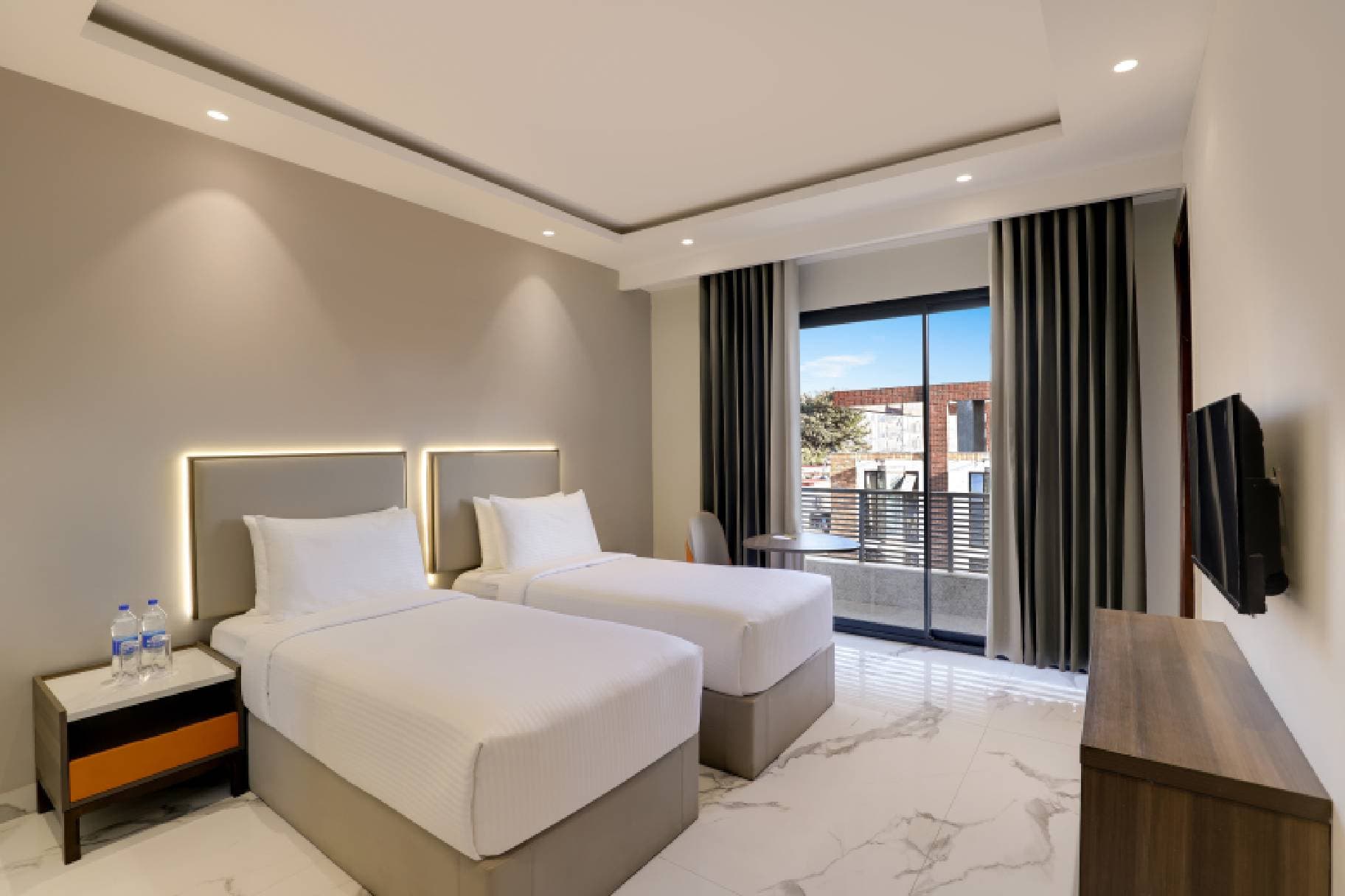 Deluxe King Room with Balcony