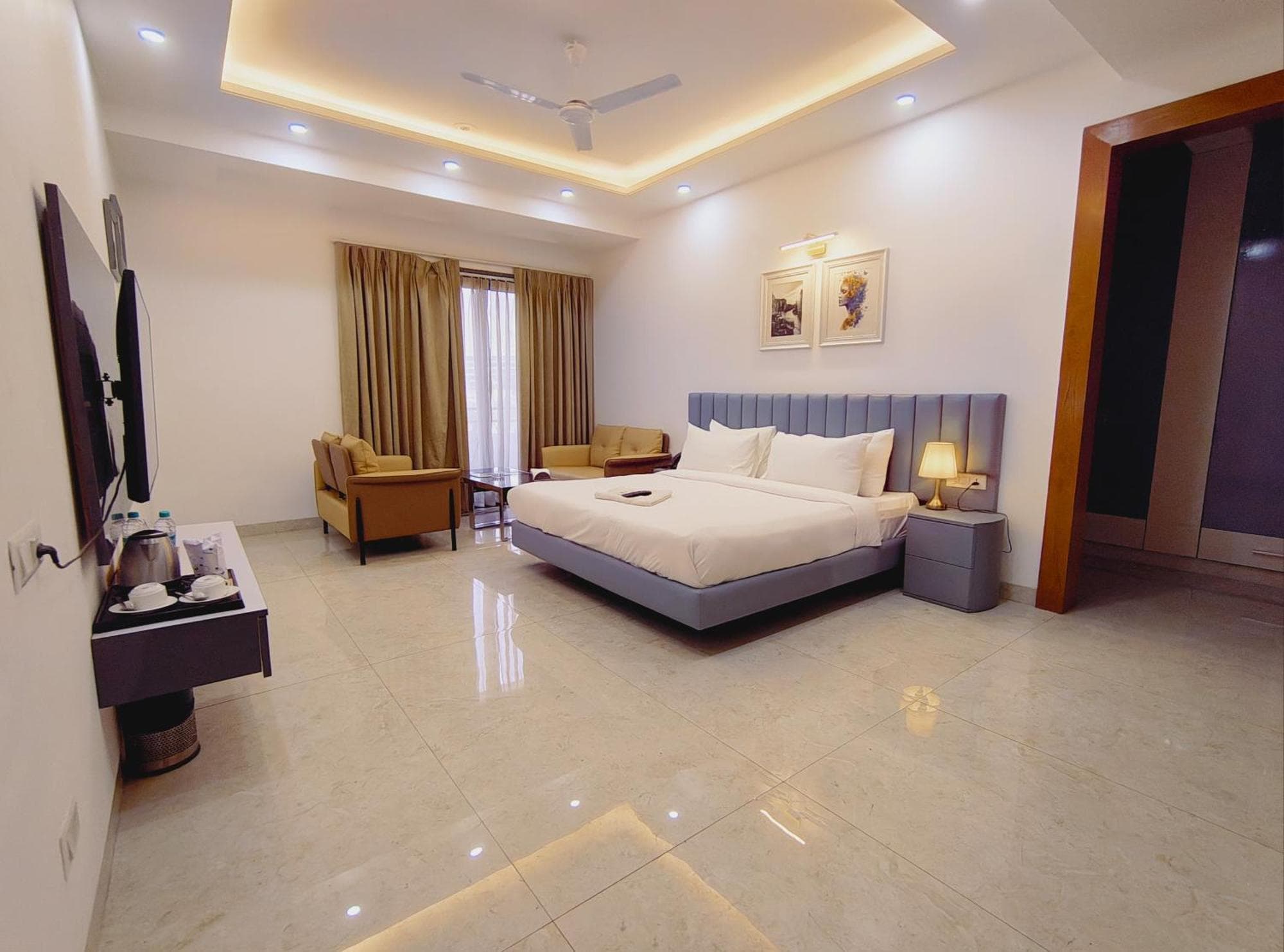 Suite Room with Private Balcony