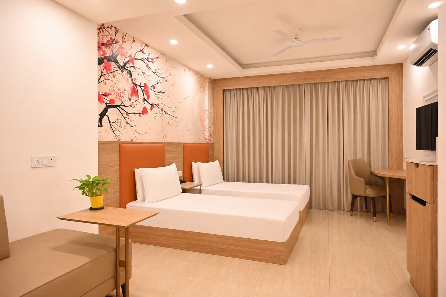 Business Twin Room with Balcony