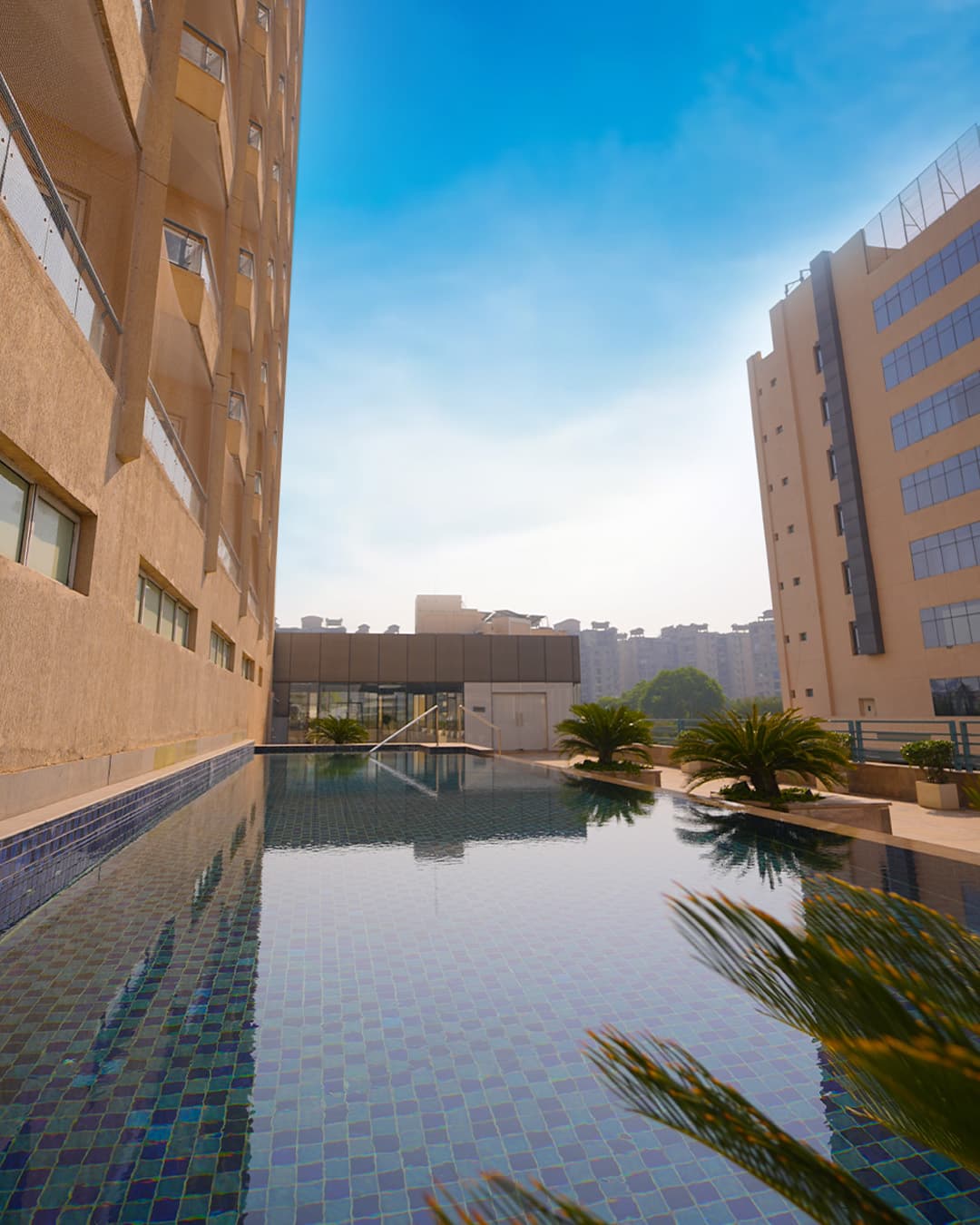 best hotels in gurgaon with swimming pool for a luxurious staycation