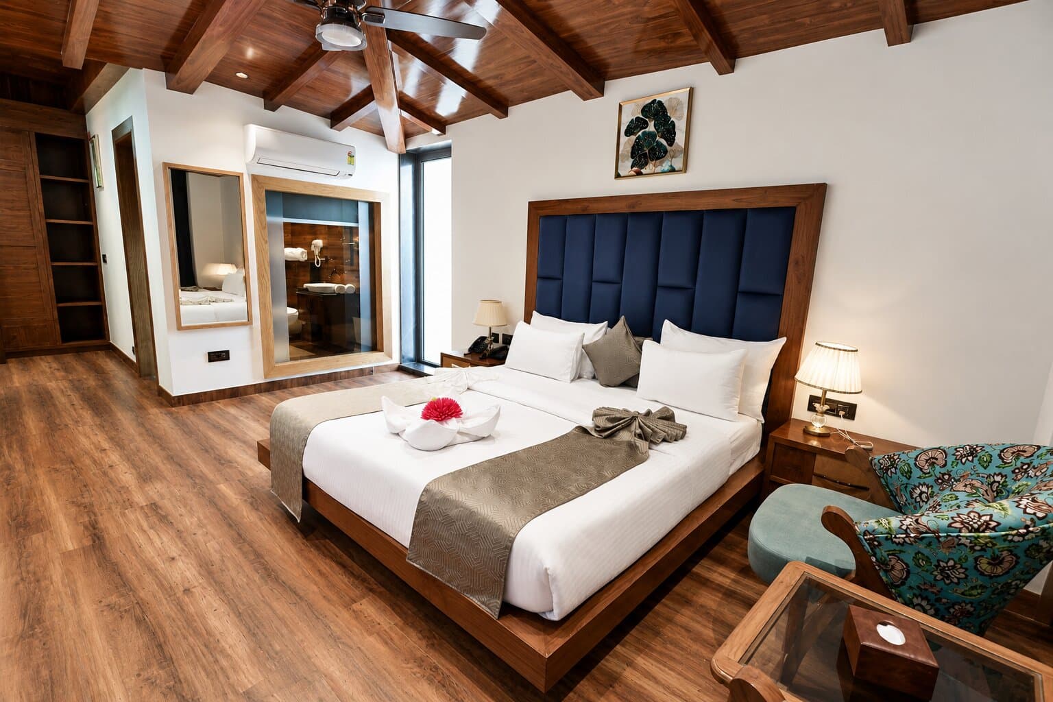 Rooftop Cottage with Private Terrace